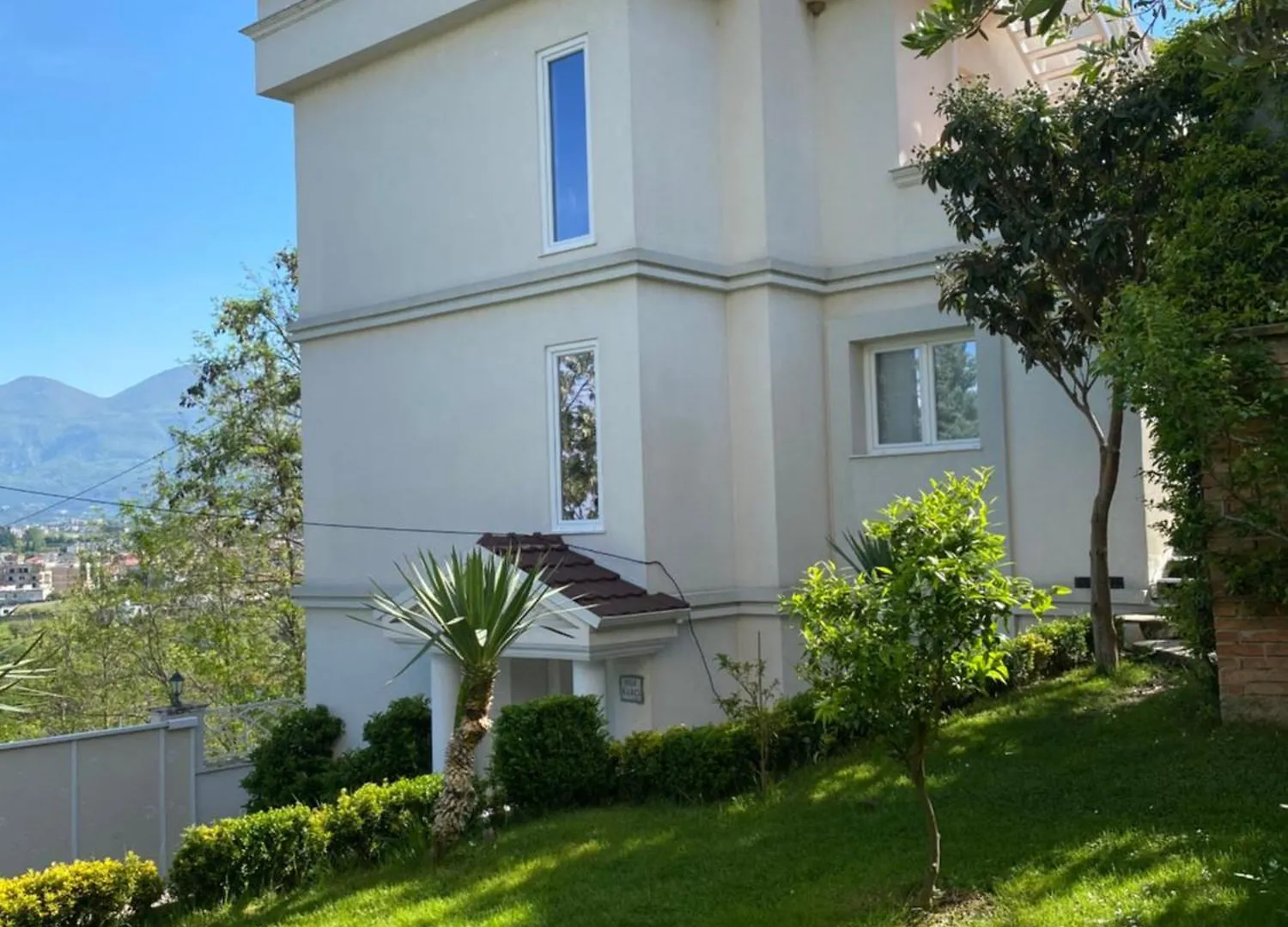 Villa 35 تيرانا