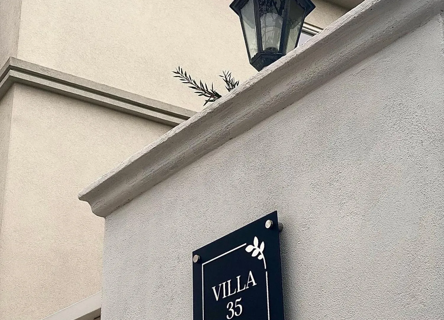Villa 35 Tirana 0*,
